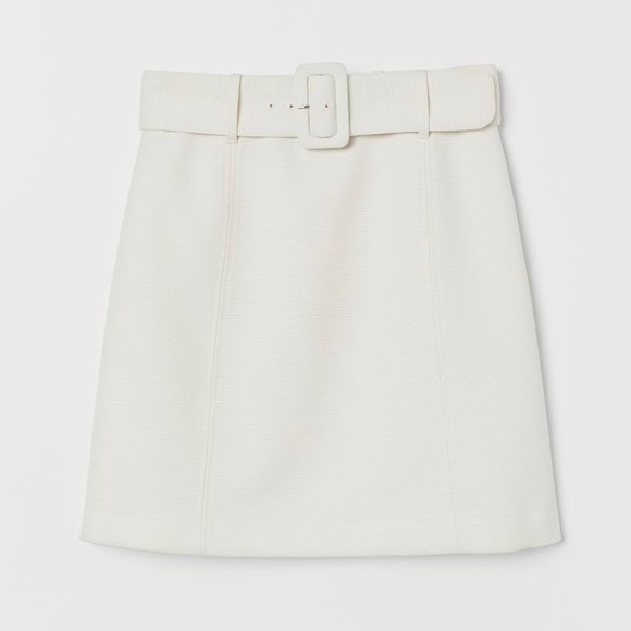 White mini skirt with removable belt - Picture 1 of 4